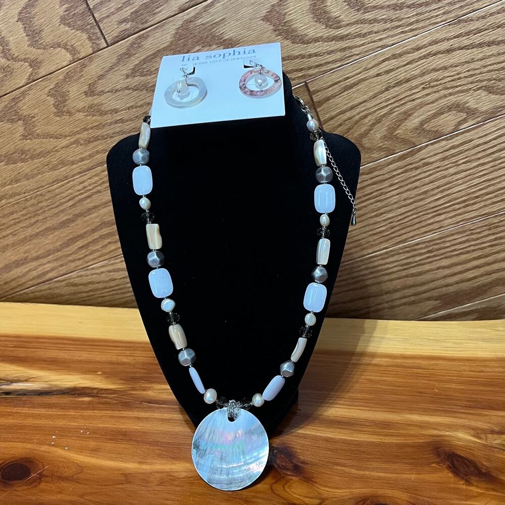 Lia Sophia Seascapes‎ Mother Of Pearl Necklace & Earrings Set NEW Chunky Pearls